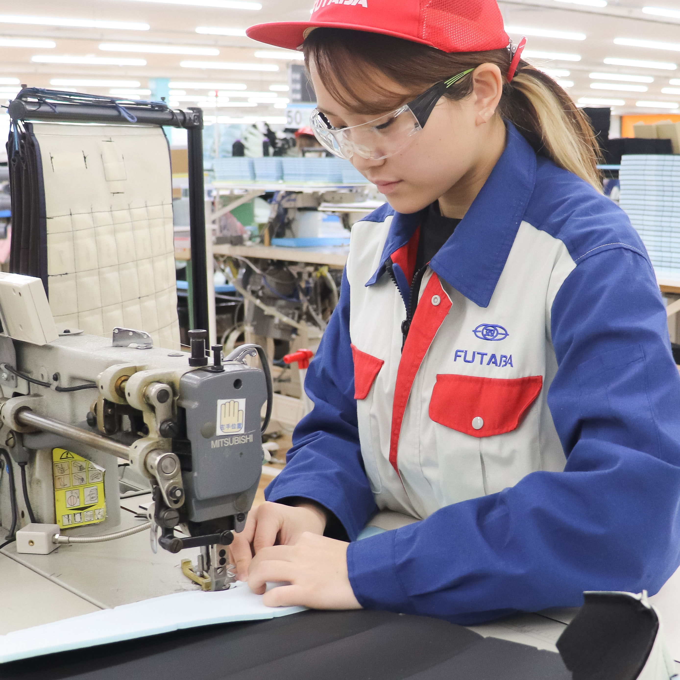 工場で働く女性